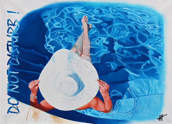 chapeau blanc, do not disturb, Femme, galerie venturini, JJV, piscine