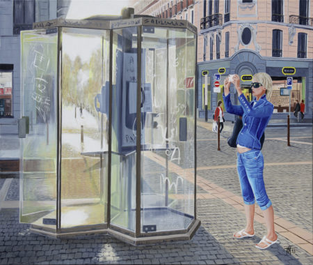 cabine téléphonique, galerie venturini, Jeans, jeune femme, JJV, pavés, smartphone, tags, ville, voie piétonne